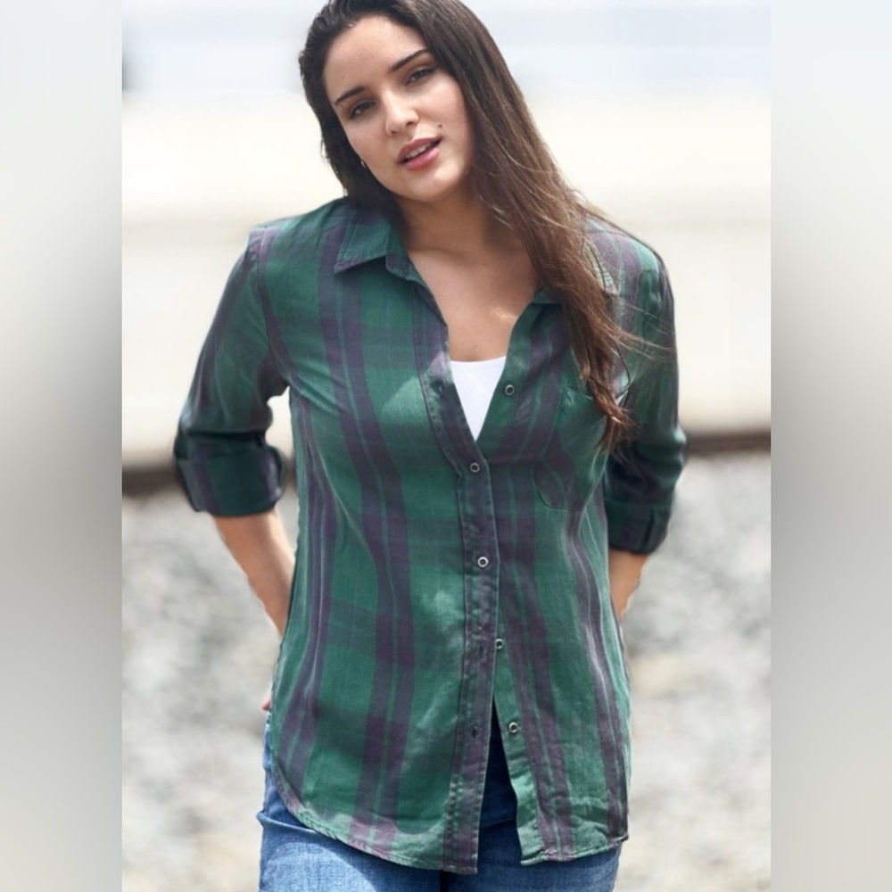 Billy T Navy Green Ivy Plaid “Classic Shirt” Lyocell Size Medium Petite